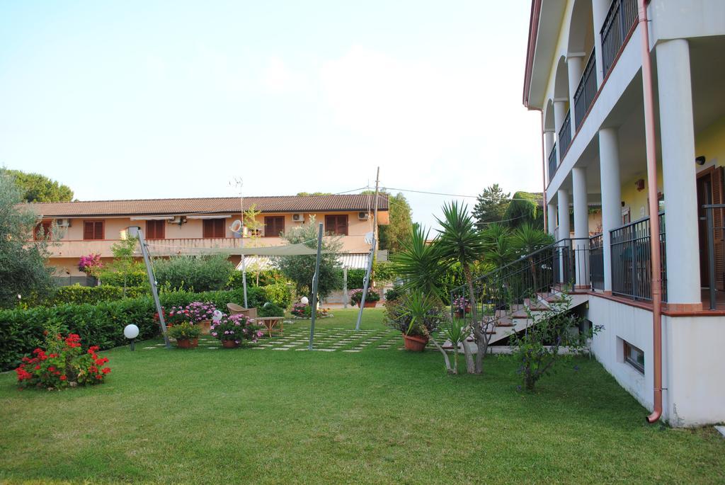 Larus Hotel Sangineto Bagian luar foto