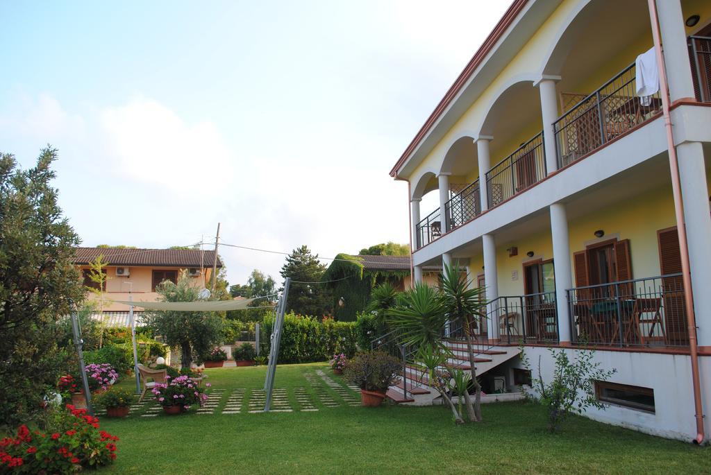 Larus Hotel Sangineto Bagian luar foto