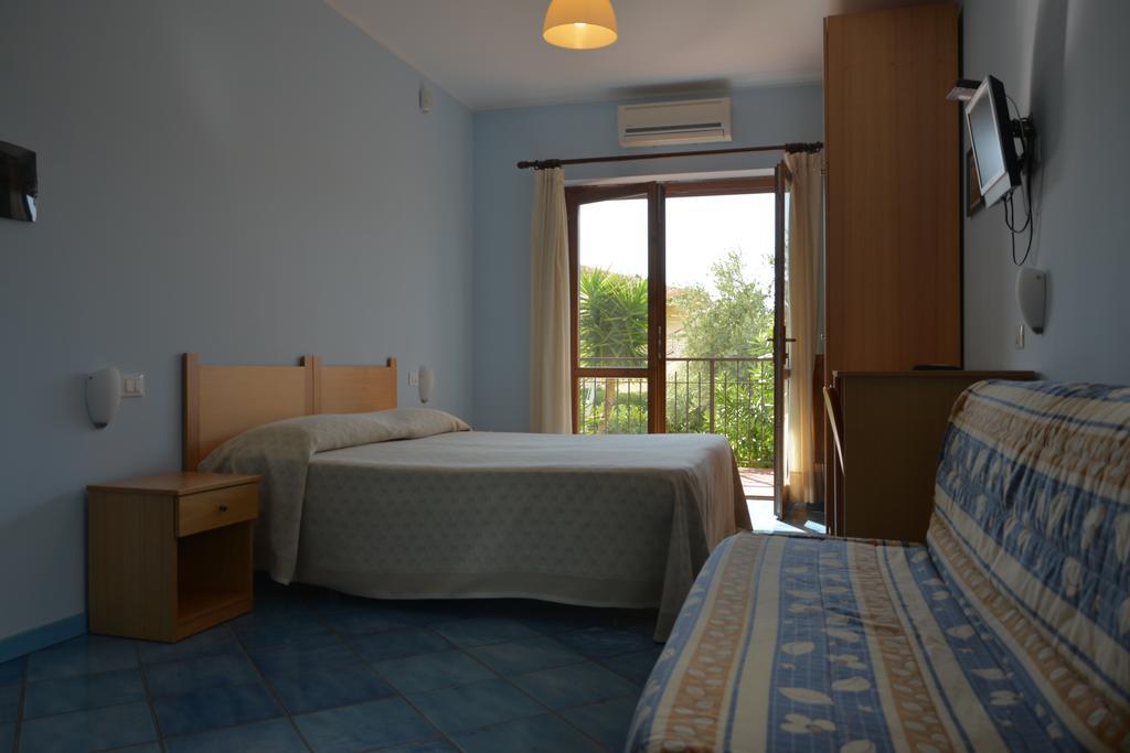 Larus Hotel Sangineto Bagian luar foto