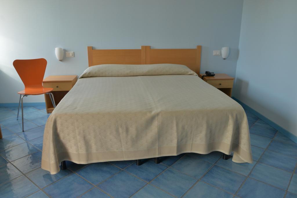 Larus Hotel Sangineto Bagian luar foto