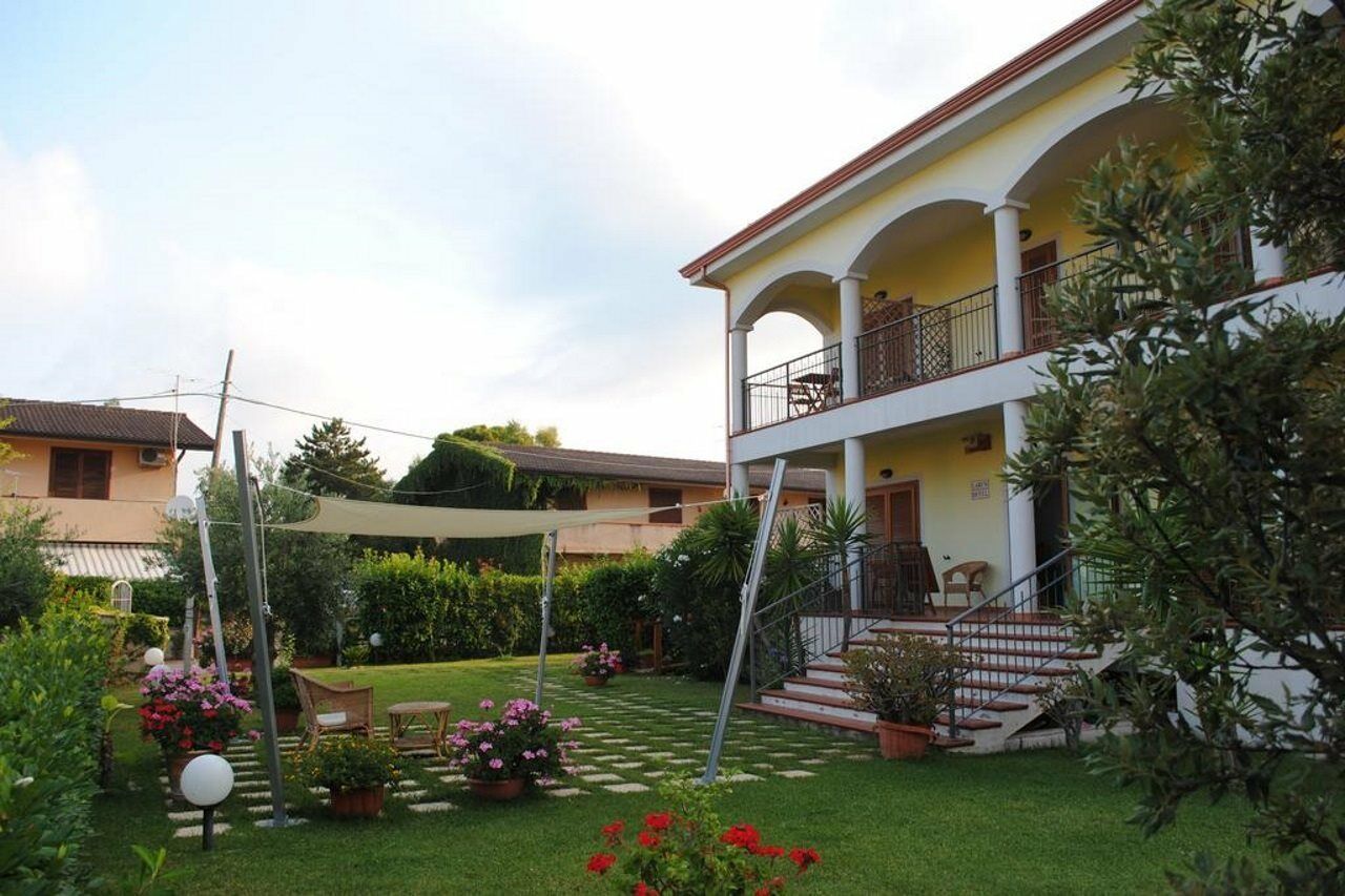 Larus Hotel Sangineto Bagian luar foto